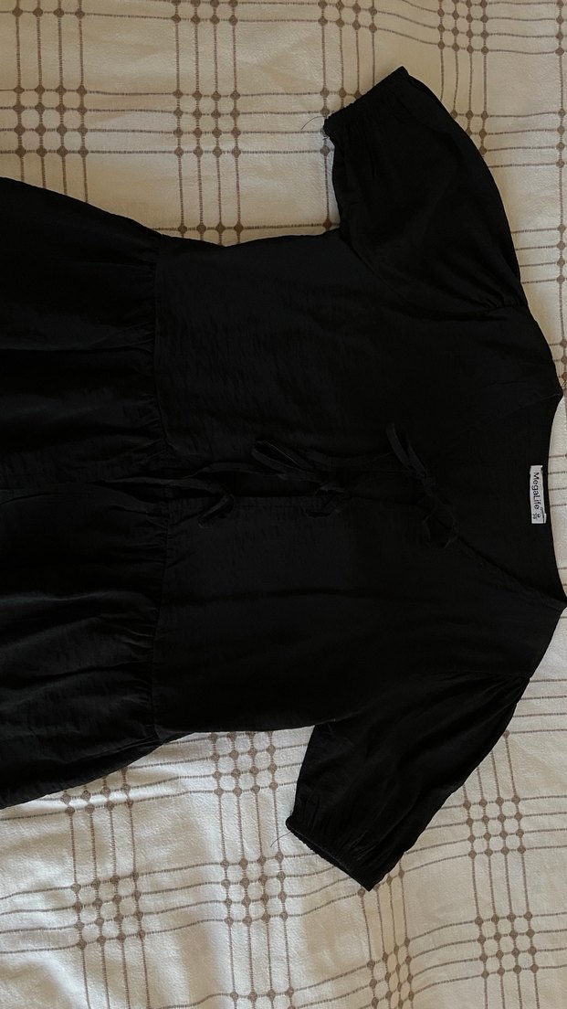 Siyah Dökümlü Bluz - Görsel 2