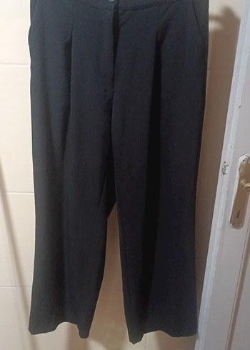 Siyah Kadın Midi Kumaş Pantolon - Görsel 2
