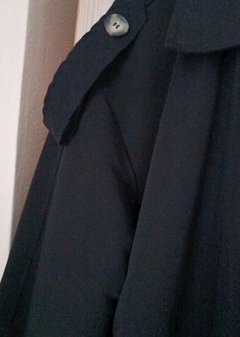 Kadın Siyah Uzun Düğmeli Kaban - Görsel 3