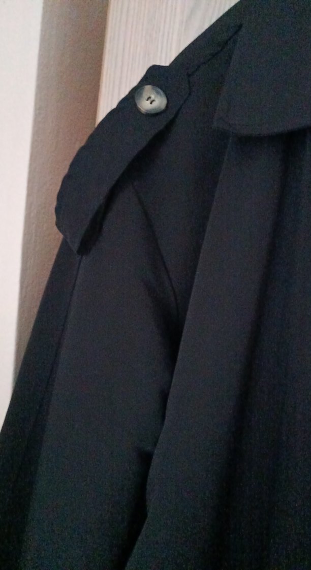 Kadın Siyah Uzun Düğmeli Kaban - Görsel 3