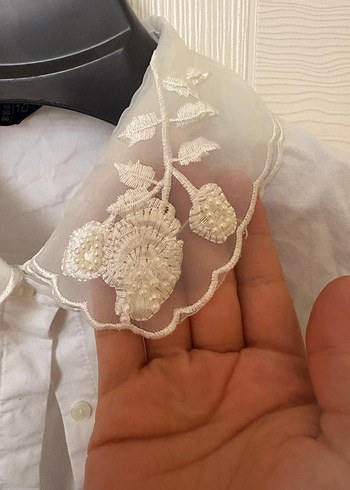 m Beden Nakışlı Yakalı Beyaz Kadın Gömlek