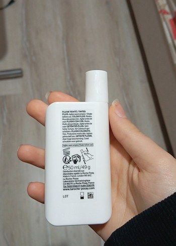 La Roche-Posay Anthelios UVmune 400 SPF 50+ Tonlu Sıvı - Görsel 4