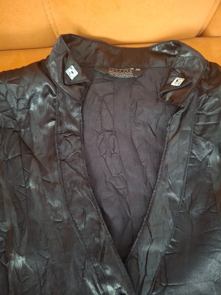 Düğmeli Siyah Gotik Keten Gömlek - Görsel 2