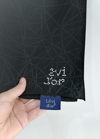Levidor Siyah desenli şal