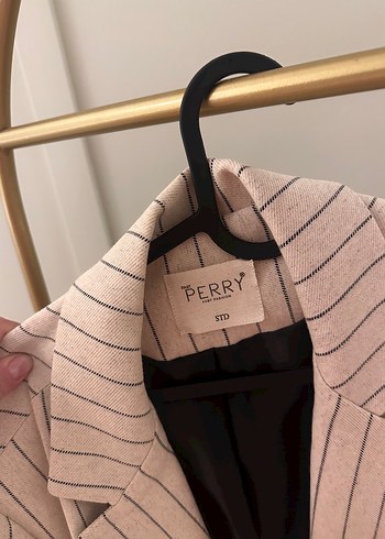 Zara Düğmeli Çizgili Kadın Blazer Ceket