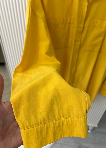 Sarı Düğmeli Bol Kesim Keten Gömlek - Görsel 3