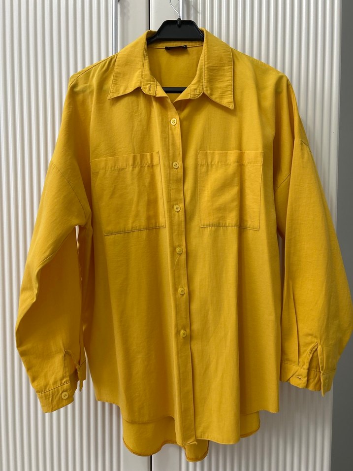 Sarı Düğmeli Bol Kesim Keten Gömlek - Görsel 2