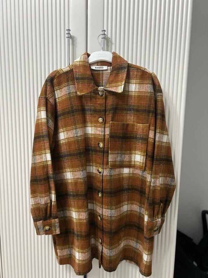 Düğmeli Kahverengi Uzun Kollu Kadın Gömlek - Görsel 2