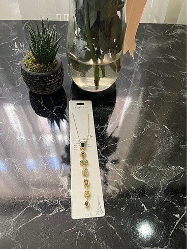 Accessorize şık ve zarif trend y kolye