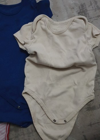 2 Yaş Beden çeşitli Renk Kısa Kollu Çıtçıtlı Body 3'lü