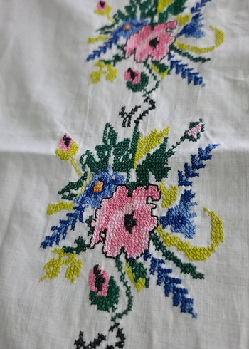 Çiçek Desenli kanaviçe parça
