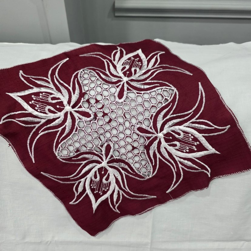 Bordo Nakışlı peçete - Görsel 2