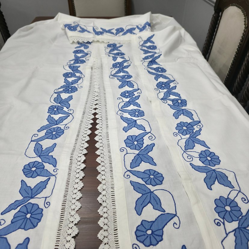 Mavi Nakışlı Dantel Kenarlı kumaş - Görsel 2