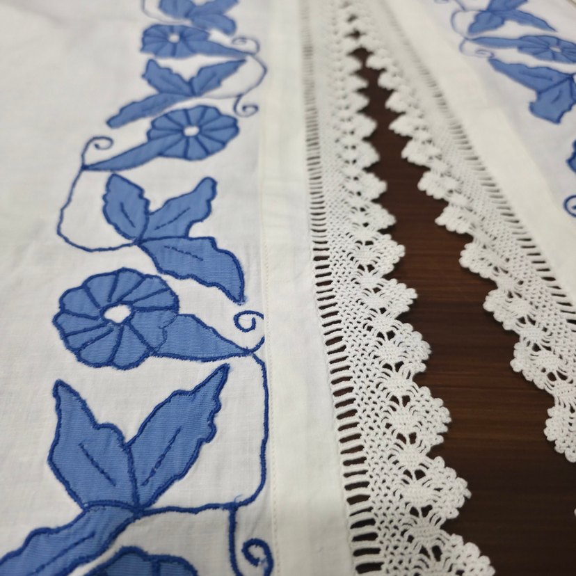 Mavi Nakışlı Dantel Kenarlı kumaş - Görsel 3