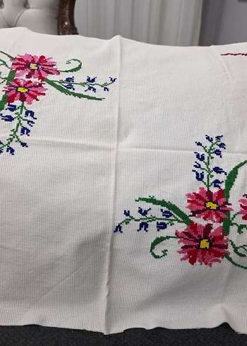 İnce etamim üzerinde 2 büyük kanaviçe gül,büyük kırlent - Görsel 4