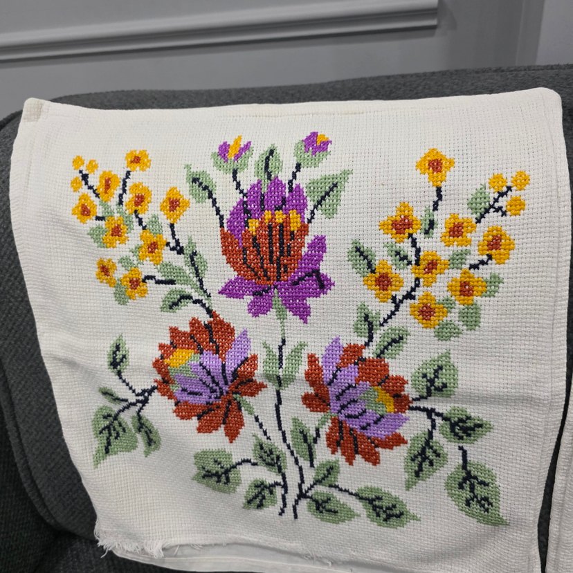 Nakışlı Çiçek Desenli Etamin Kırlent - Görsel 2