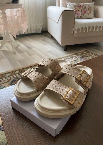 Tokalı Beyaz Bohem Platform Terlik