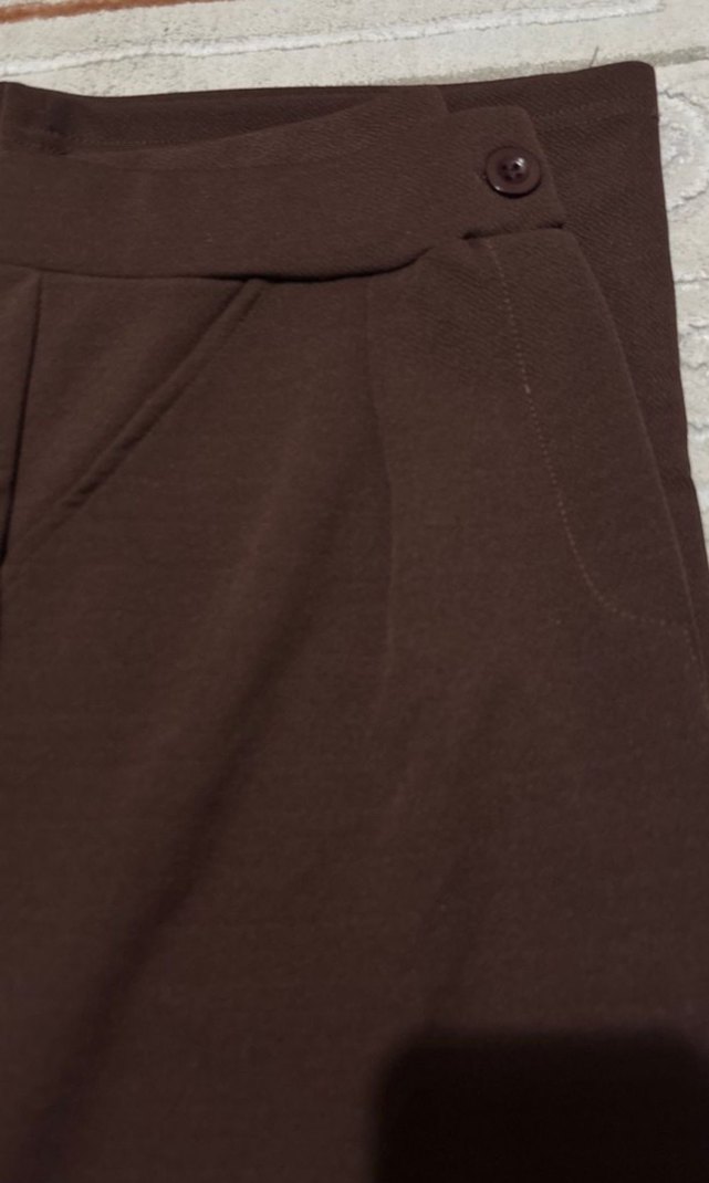 Düğmeli Kahverengi Kadın Kumaş Pantolon - Görsel 3