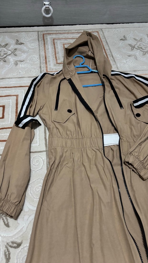 Bej Kapüşonlu Bel Detaylı Uzun Trençkot - Görsel 2