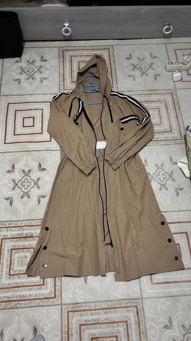 Bej Kapüşonlu Bel Detaylı Uzun Trençkot - Görsel 5