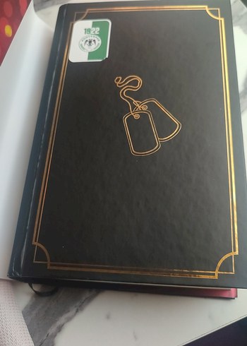 Bir Kibritle Yok Olmak - Özge Naz - Görsel 3