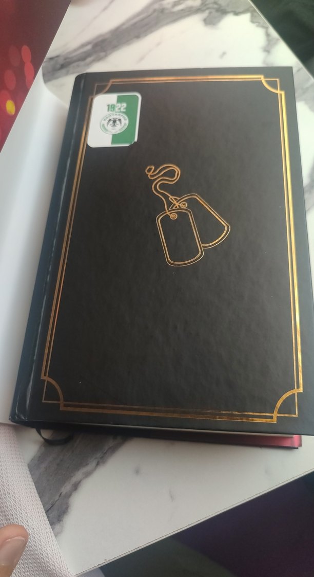 Bir Kibritle Yok Olmak - Özge Naz - Görsel 3