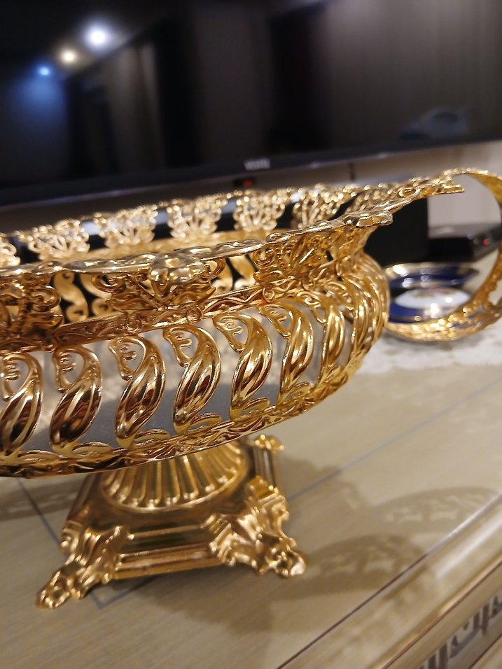 Altın Renkli İşlemeli Dekoratif Tabak - Görsel 3