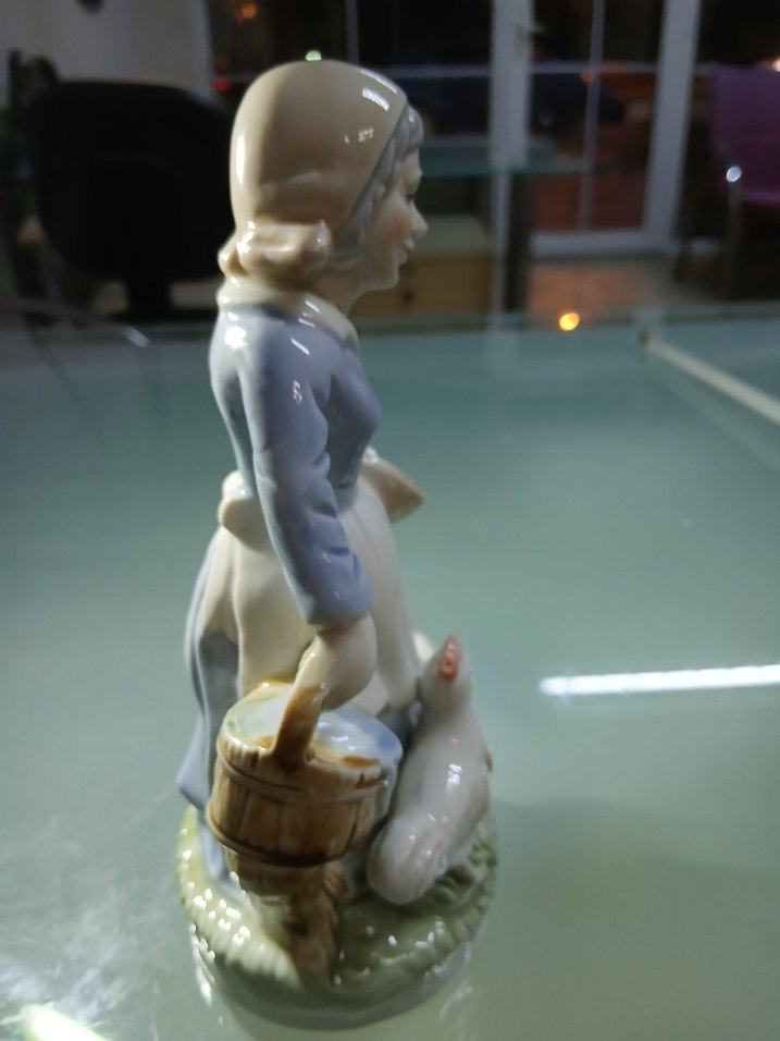 Liadro modeli Fransız damgasız dönem.Pastel Mavi Figürin - Görsel 2