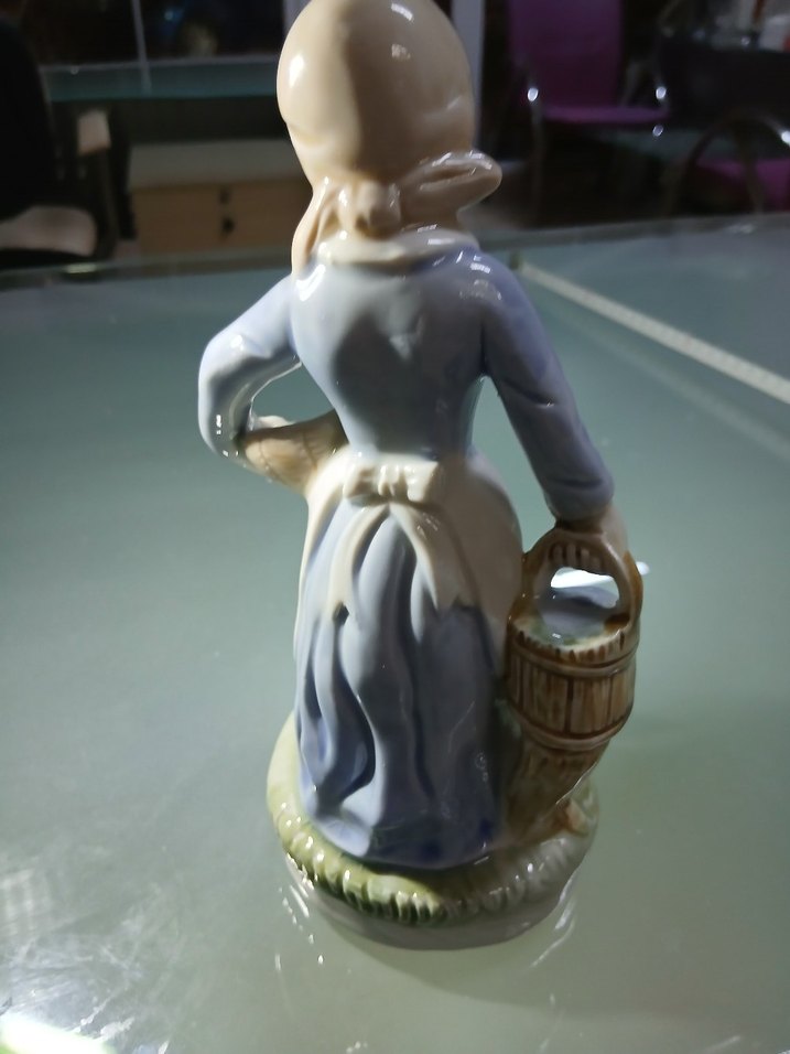 Liadro modeli Fransız damgasız dönem.Pastel Mavi Figürin - Görsel 4