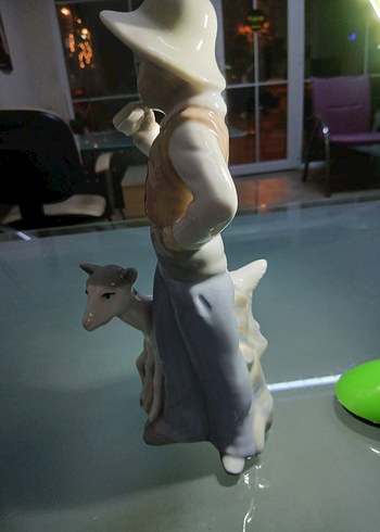 Beyaz Şapkalı Figürin İspanyol damgalı 25cm - Görsel 5