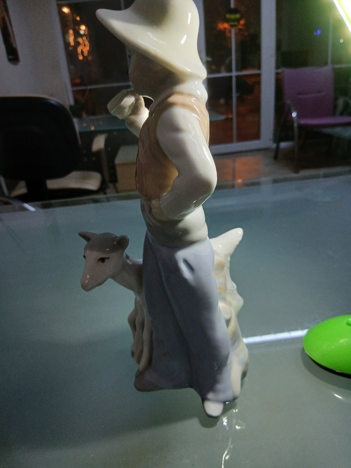 Beyaz Şapkalı Figürin İspanyol damgalı 25cm - Görsel 5