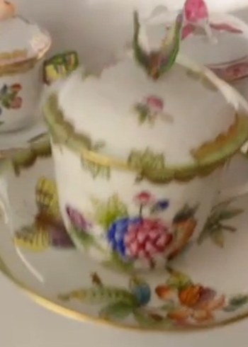 Herend Victoria Renkli Çiçek Desenli Pastel Kapaklı Fincan - Görsel 3