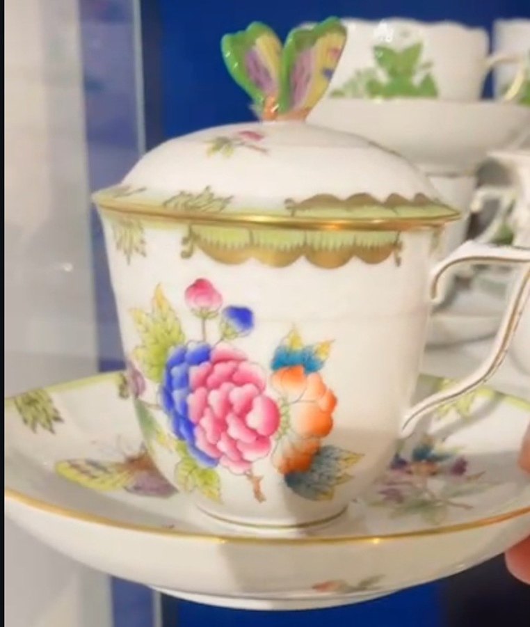 Herend Victoria Renkli Çiçek Desenli Pastel Kapaklı Fincan - Görsel 4