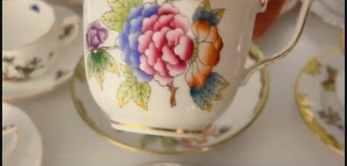 Herend Victoria Renkli Çiçek Desenli Pastel Kapaklı Fincan - Görsel 2