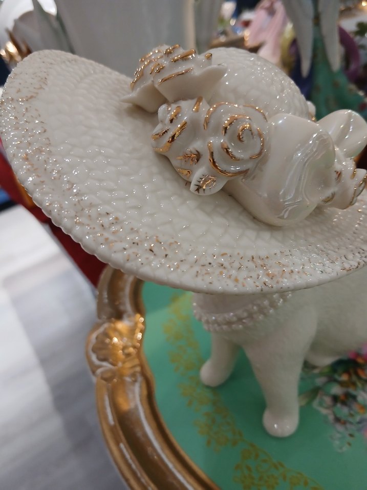 Beyaz Şapkalı Kedi Figürlü biblo damgalı. - Görsel 4