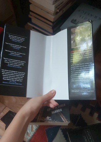 Beden Renk Alaska'nın Peşinde - John Green Roman