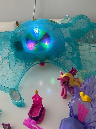  My Little Pony Kristal Imparatorluk Satosu