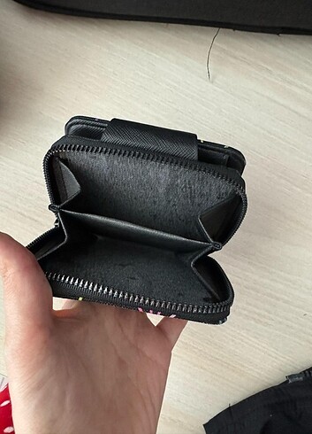 Beden Siyah renkli desenli fermuarlı cüzdan