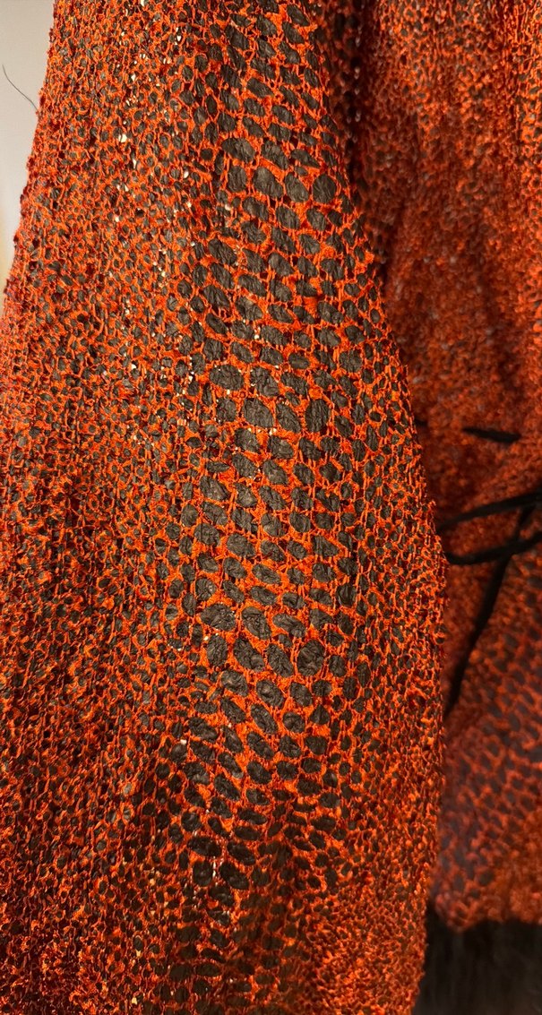 Kırmızı Yılan Desenli Uzun Triko Elbise - Görsel 4