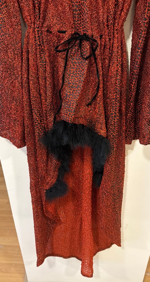 Kırmızı Yılan Desenli Uzun Triko Elbise - Görsel 2