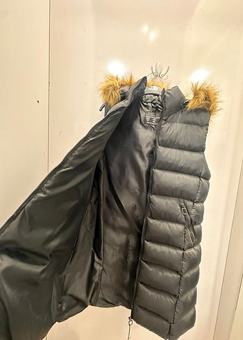 Kaside Siyah Kürklü Kapüşonlu Kadın Yelek - Görsel 2