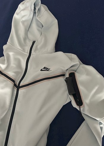 m Beden Nike Tech Fleece Eşofman Üstü
