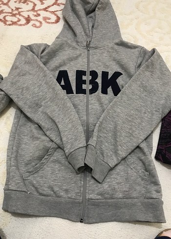 4 adet sweat bir fiyatına hepsi - Görsel 5
