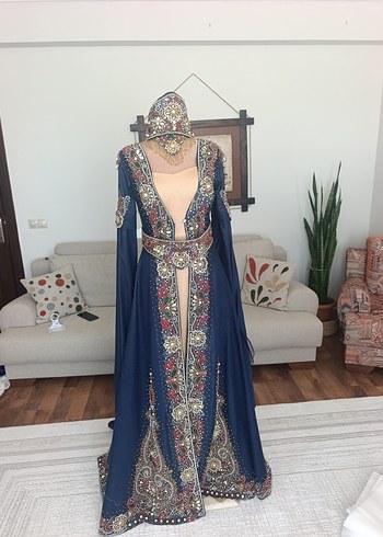 Nakışlı Lacivert Uzun Henna Elbise - Görsel 2