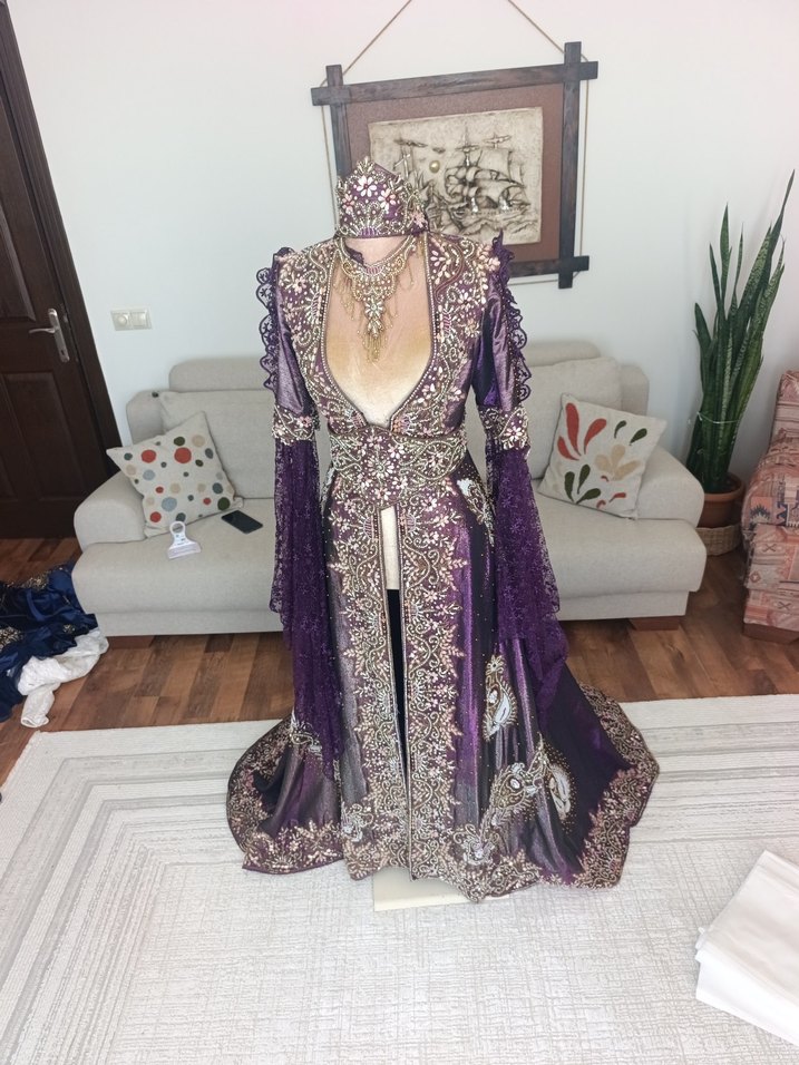 Uzun Mor Nakışlı Kadın Bindallı Elbise - Görsel 3