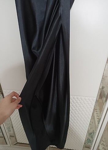 s Beden yırtmaçlı şık elbise
