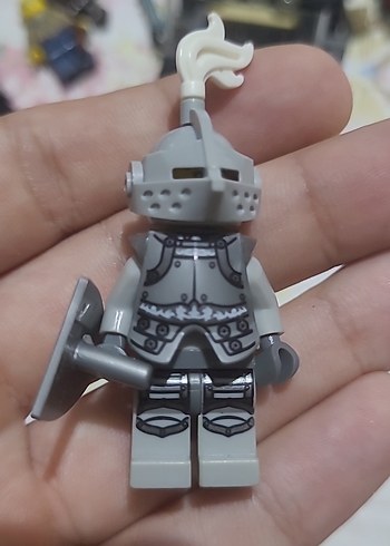 Gri Lego Şövalye Figürü