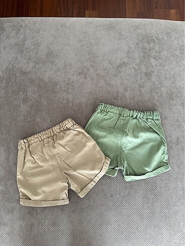 18-24 Ay Beden çeşitli Renk Erkek çocuk H&M şortu (2li) 92 beden.