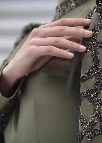 Nakış Detaylı Haki Uzun Abiye Elbise - Görsel 3