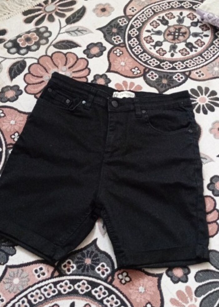 Siyah şort kot pantolon - Görsel 2